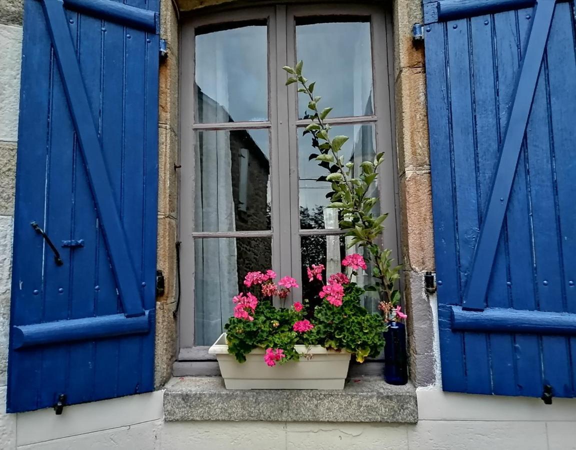 Villa La Petite Maison Des Artiste Saint-Sulpice-les-Feuilles Exterior foto